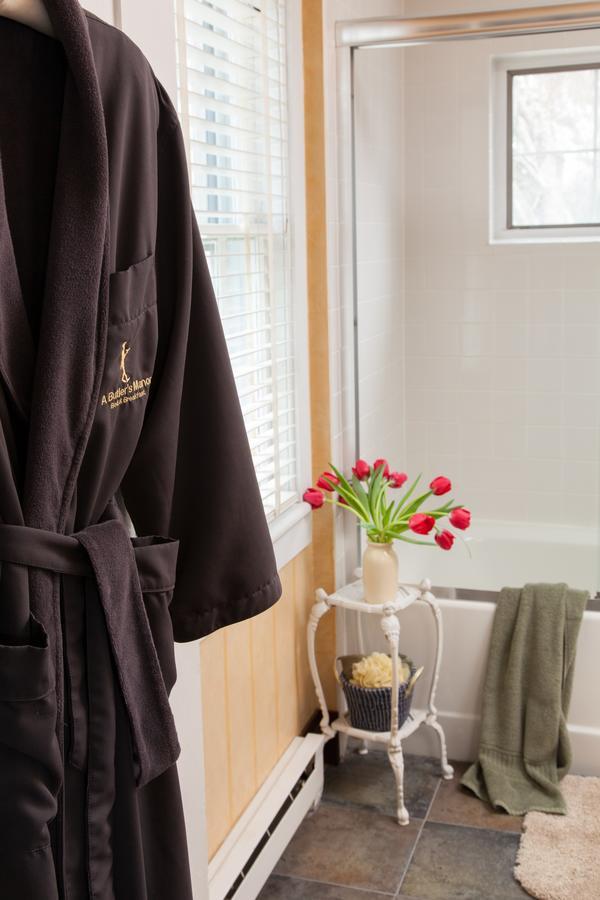 A Butlers Manor Bed and Breakfast Southampton Buitenkant foto