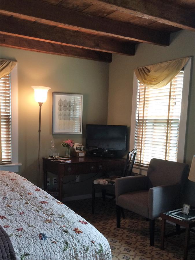 A Butlers Manor Bed and Breakfast Southampton Buitenkant foto